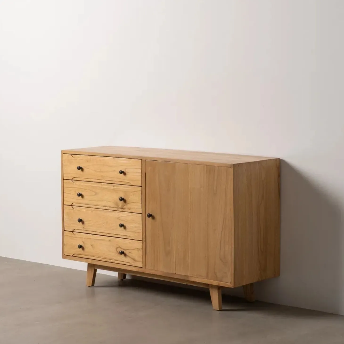 Aparador de madera de mindi 130x40x80cm