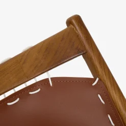 Butaca de madera olmo y cuero Brena 60x49x76cm Clau&Chloe