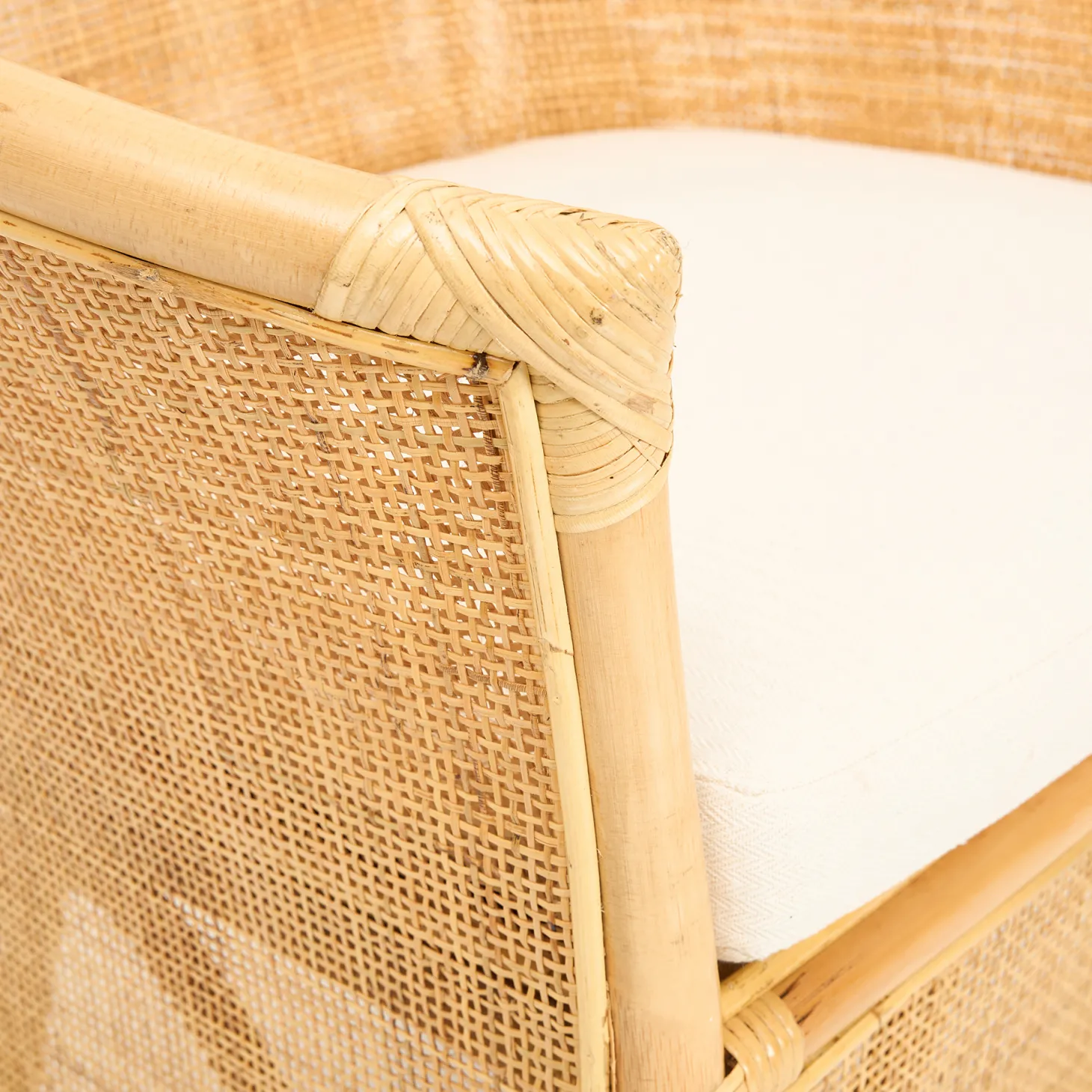 Butaca de ratán beige Milos 76x65x80cm