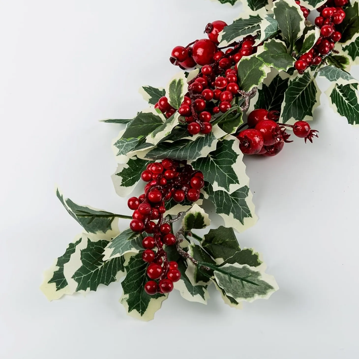 Guirnalda de acebo y frutos rojos 140cm