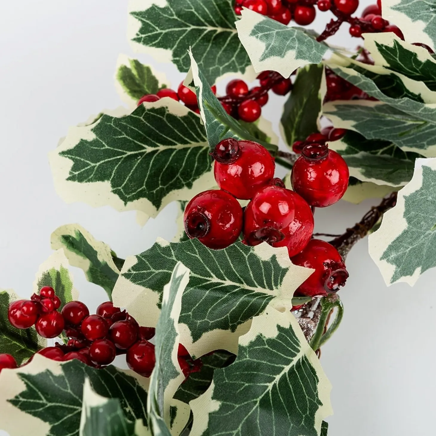 Guirnalda de acebo y frutos rojos 140cm