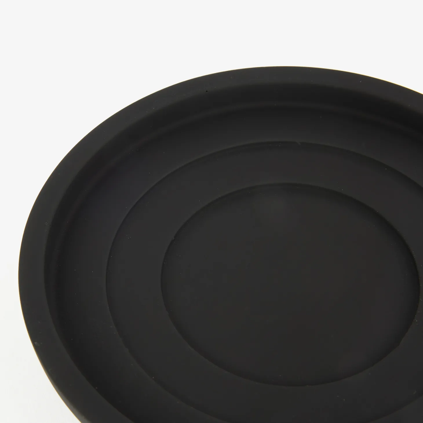 Jabonera negra de poliresina Carbon Ø11cm