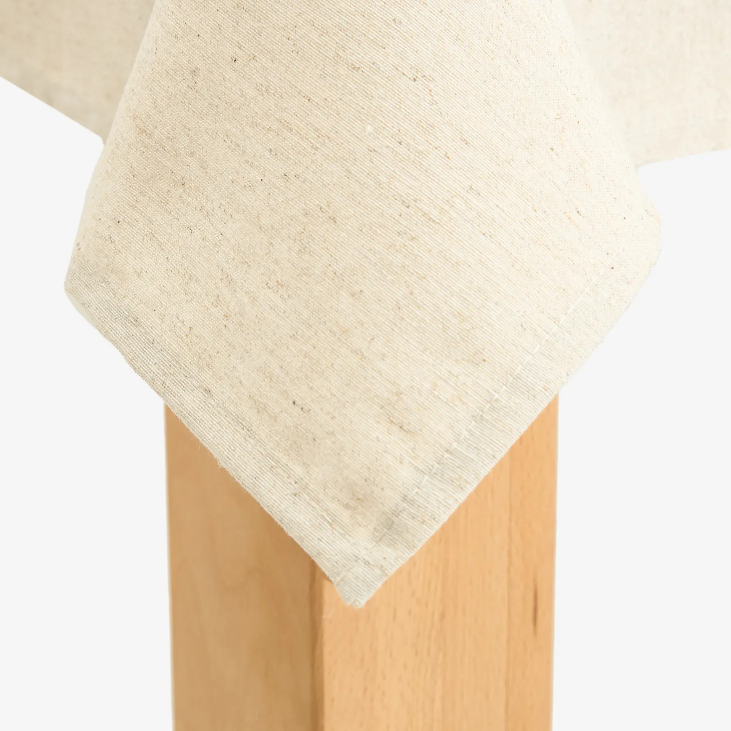 Mantel de lino beige Ador 140x140cm