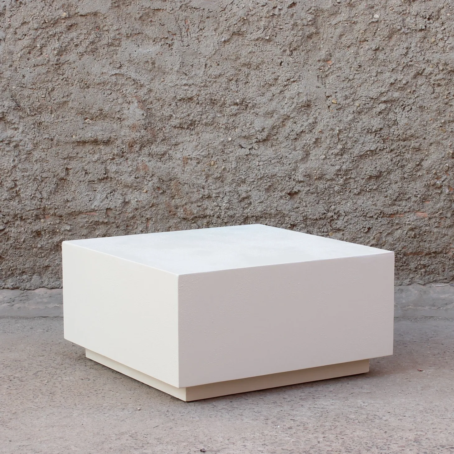 Mesa de centro de microcemento Kurli 80x80x40 Clau&Chloe
