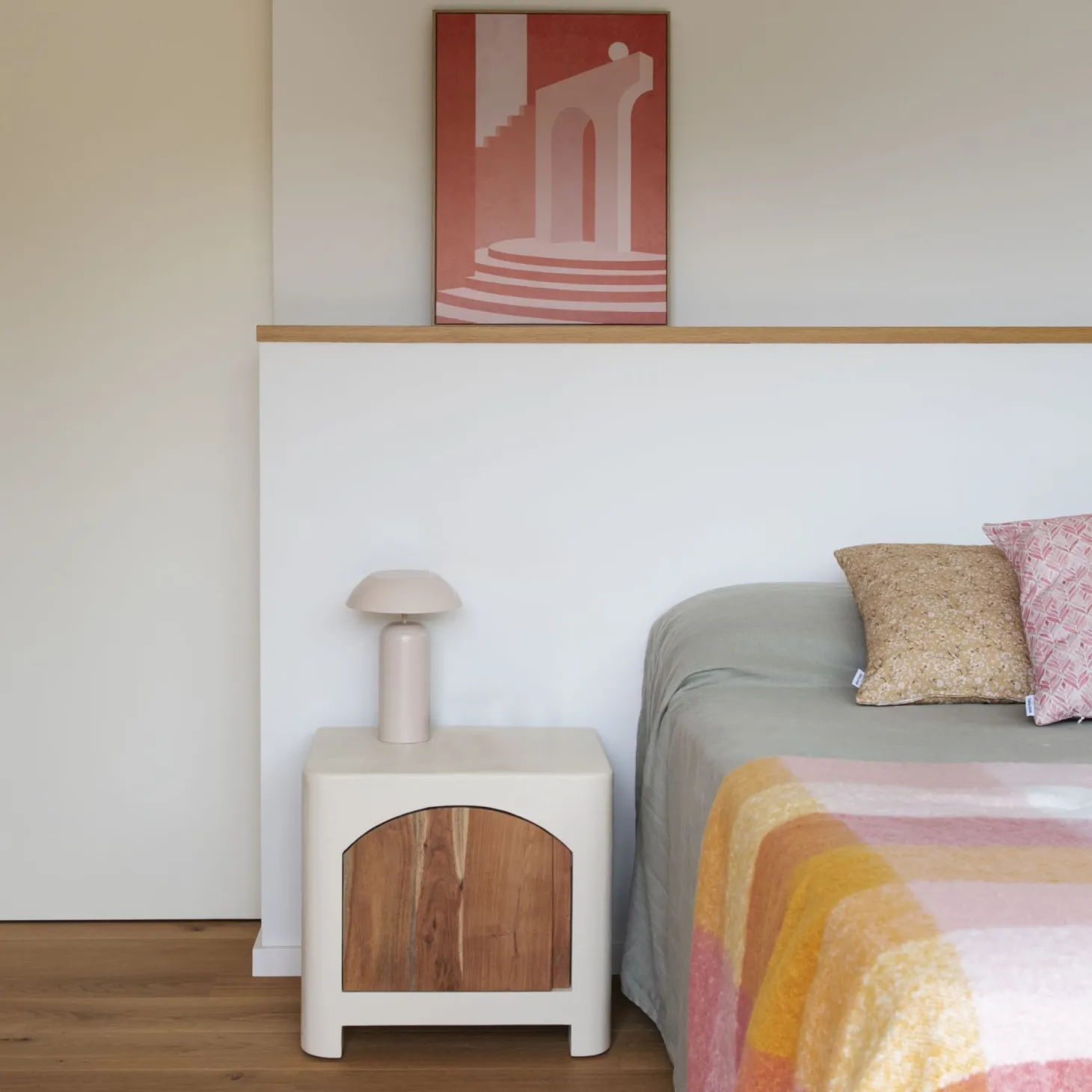Mesita de noche de madera de acacia y microcemento Kurli 50x40x45cm Clau&Chloe