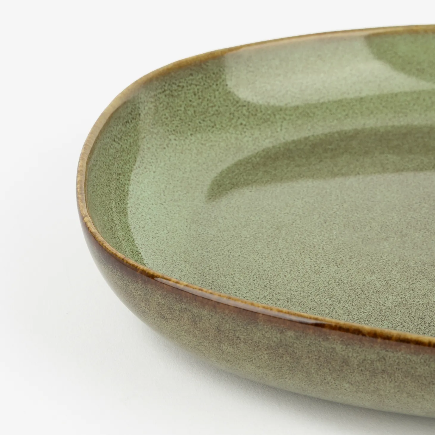 Plato hondo de gres verde Beget Ø21cm