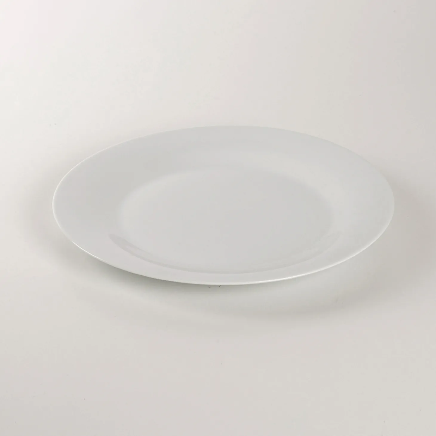 Plato llano blanco de porcelana Basic 27cm