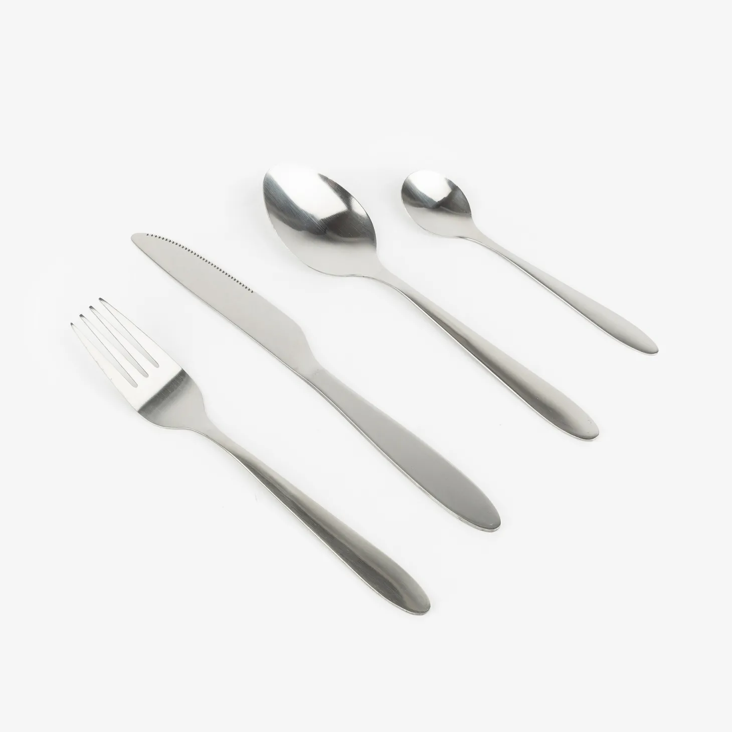 Set de 4 cubiertos de acero con estuche de neopreno