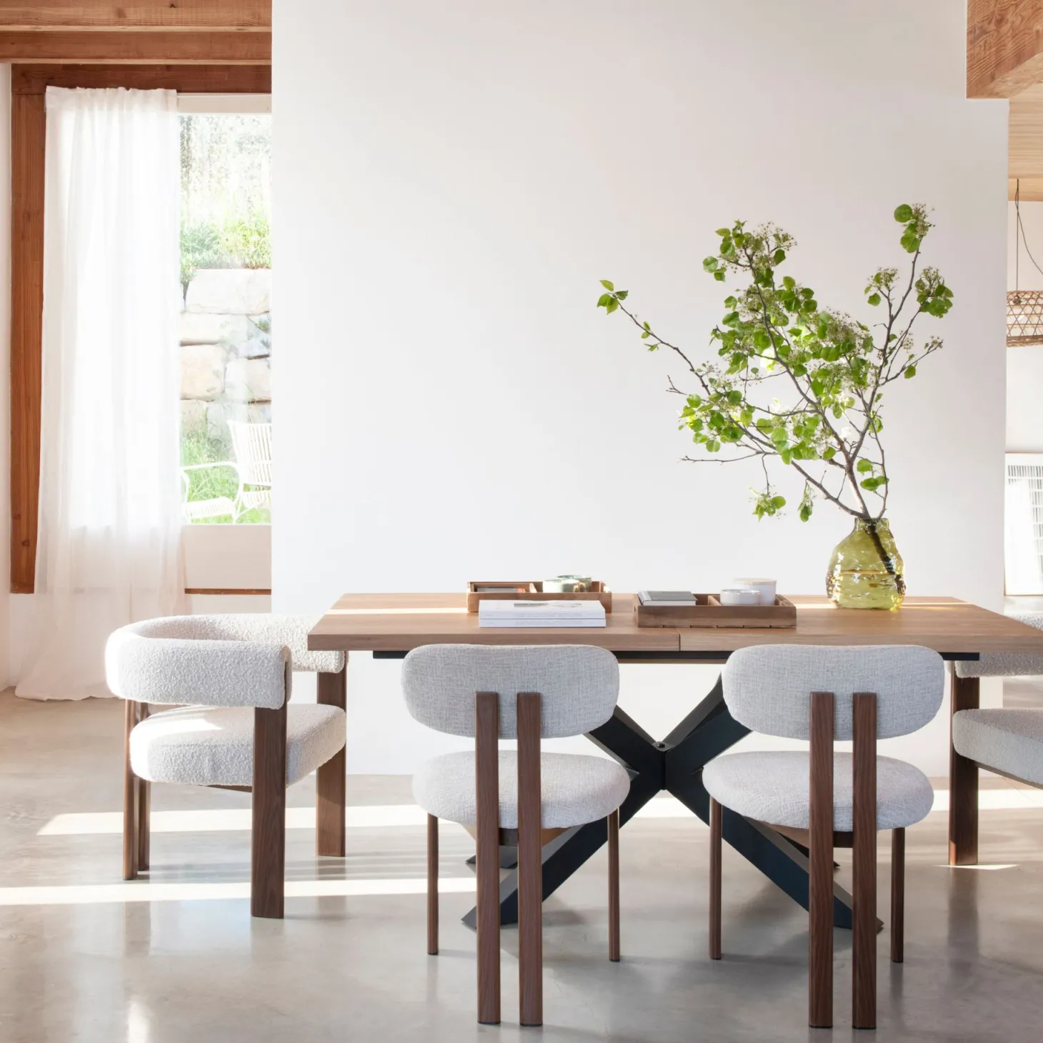 Silla de comedor efecto madera crema Velia 60x70x97cm Clau&Chloe