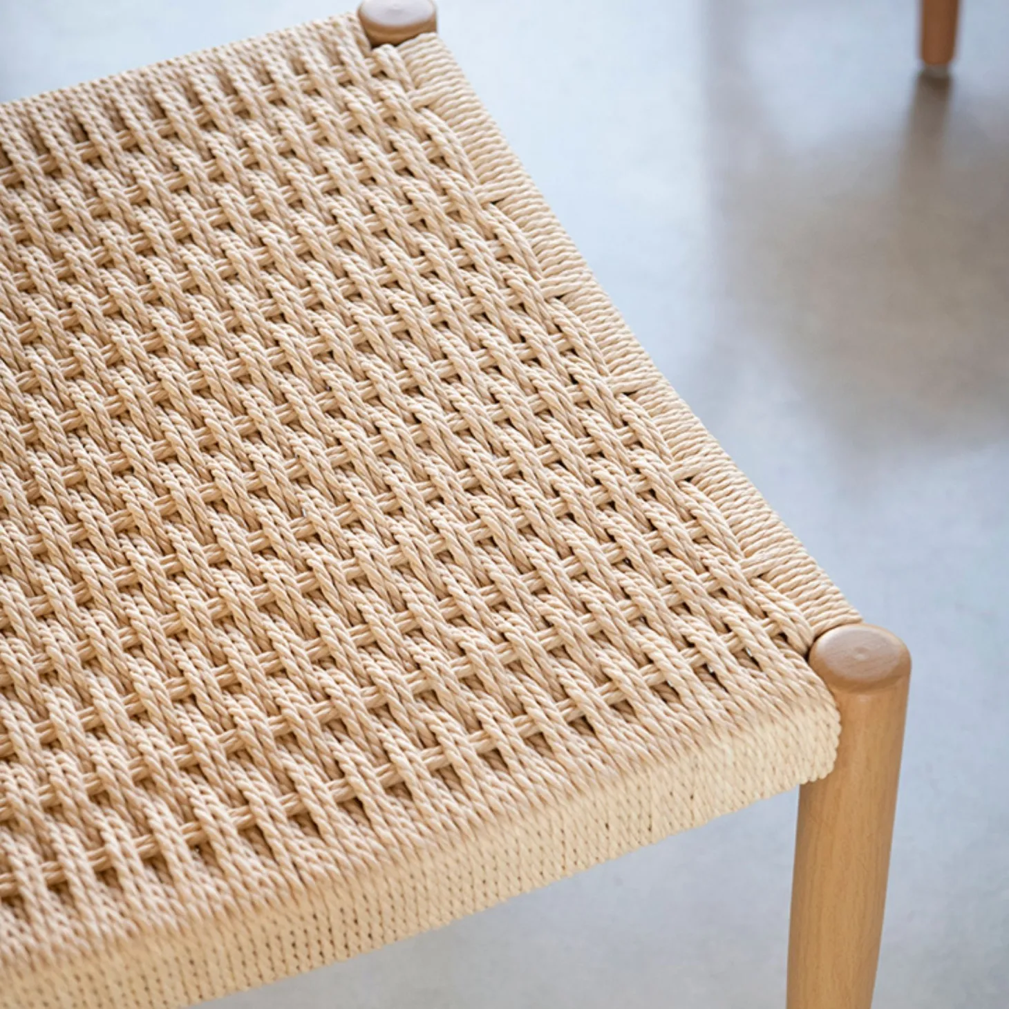 Silla de comedor efecto madera beige Vilma 56x50x82cm Clau&Chloe