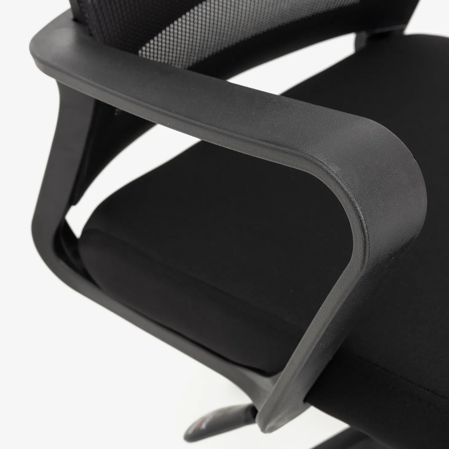 Silla de oficina negra ajustable 92/100cm