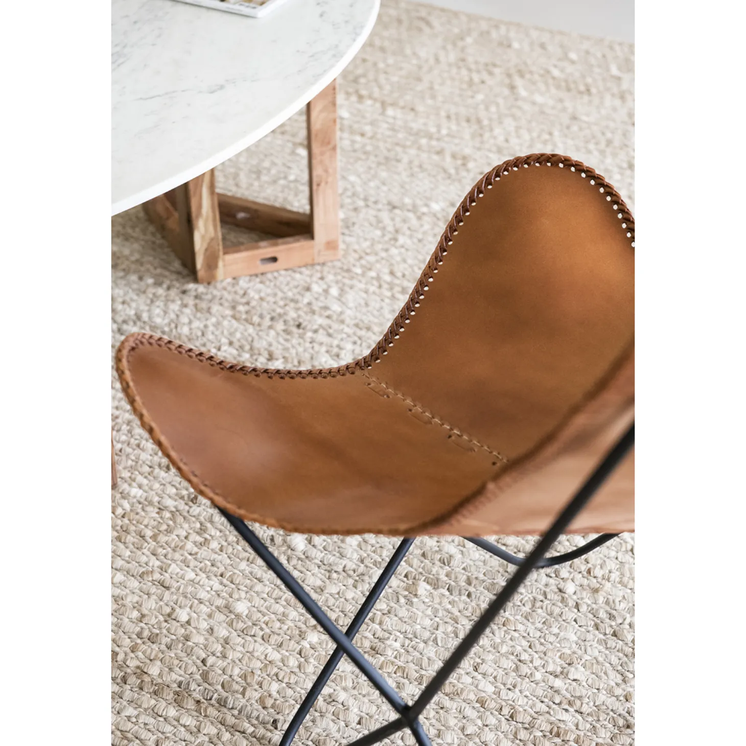 Silla mariposa de cuero marrón July 75x87x86cm