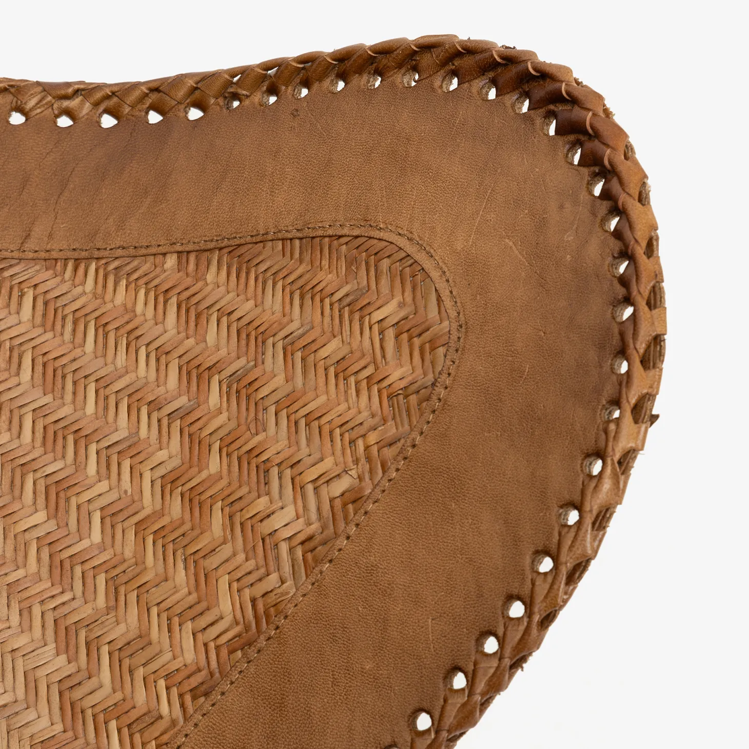Silla mariposa de cuero y ratán marrón Katy 72x78x92cm