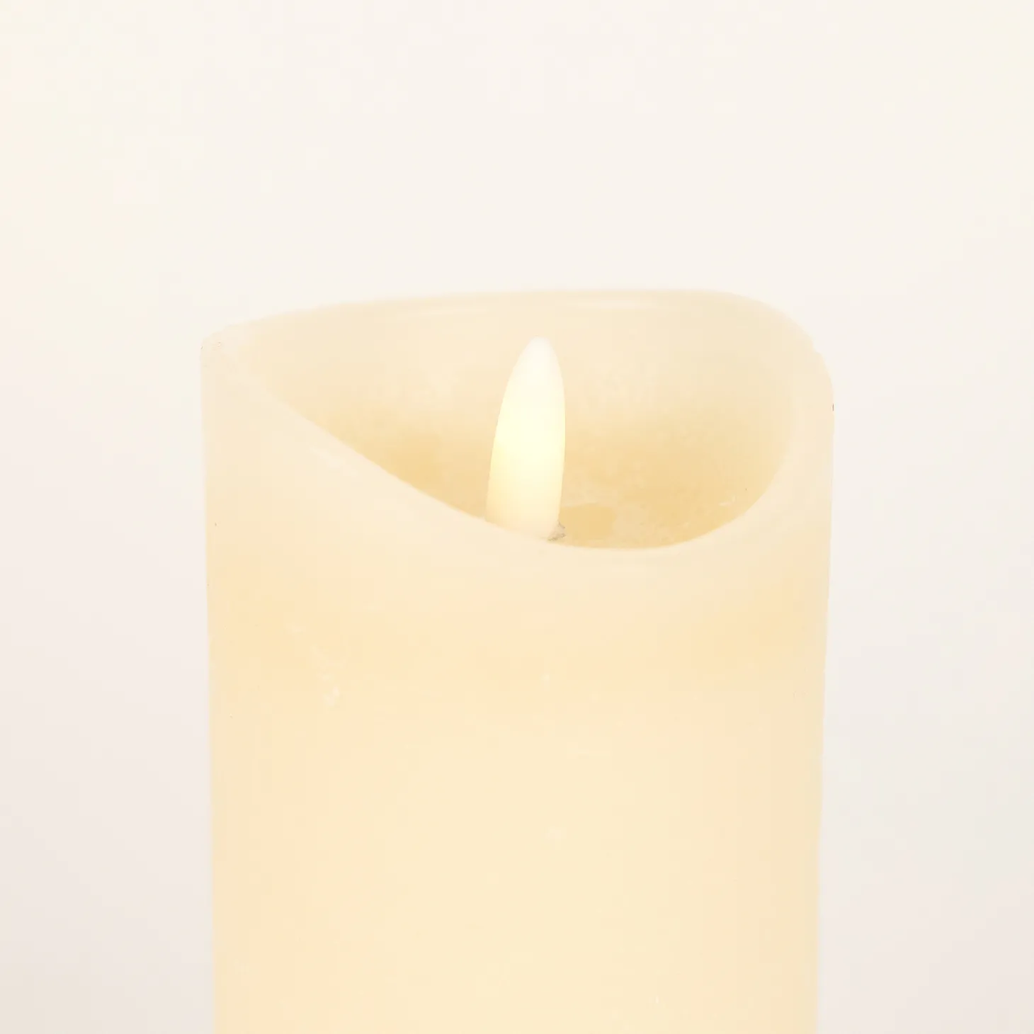 Vela LED crema 7x12,5cm